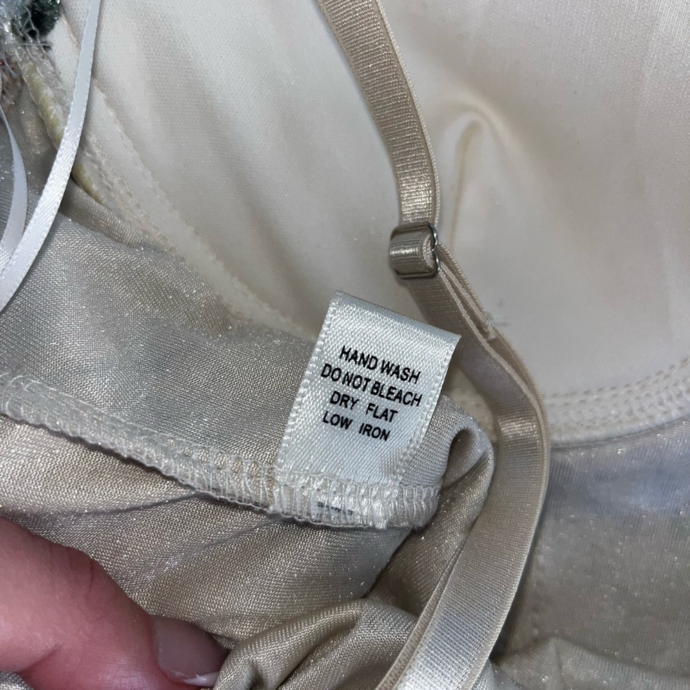 Floral Velvet Crop Top - Picture 4 of 5